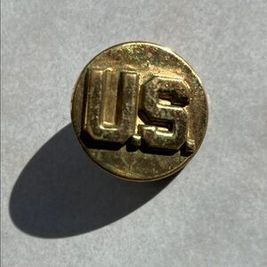 Vintage Gold US Military Pin